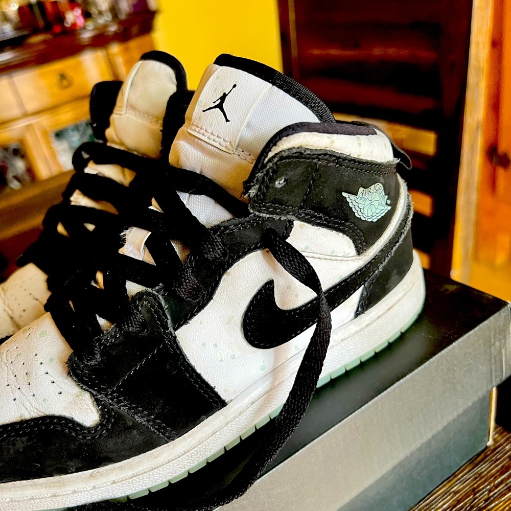 Boys Nike Jordan 1 MID SE (PS)